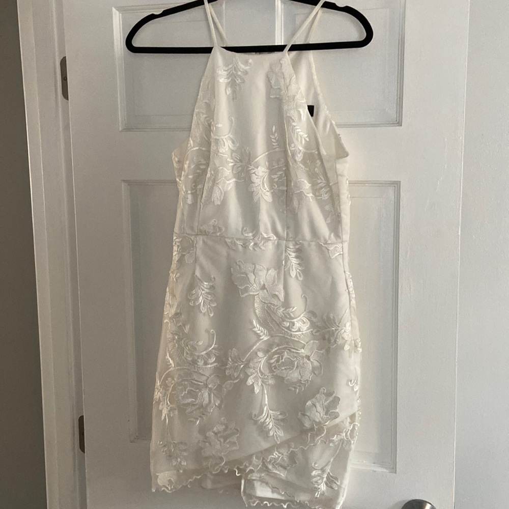 Lulu’s In the Moment White Embroidered Dress size M